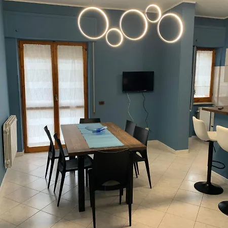Roxy House Apartment *